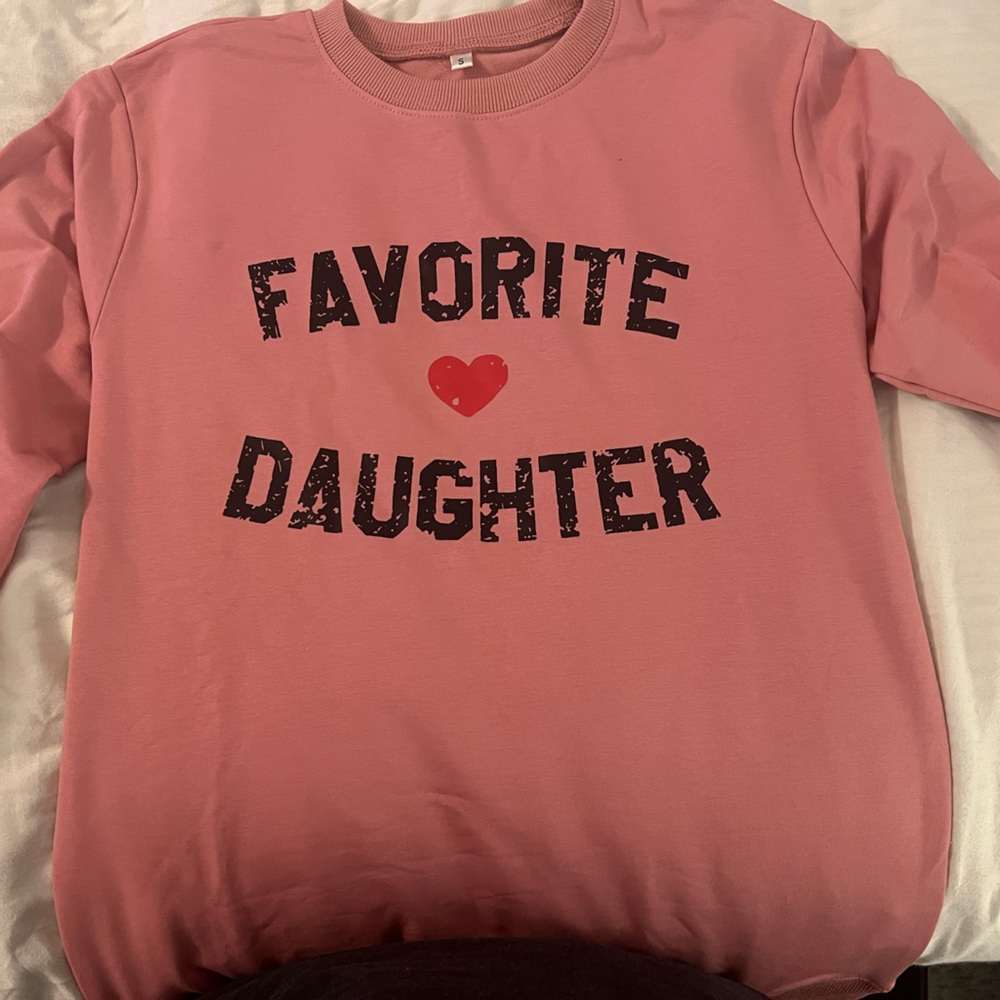 NEVER WORN Favorite Daughter sweatshirt